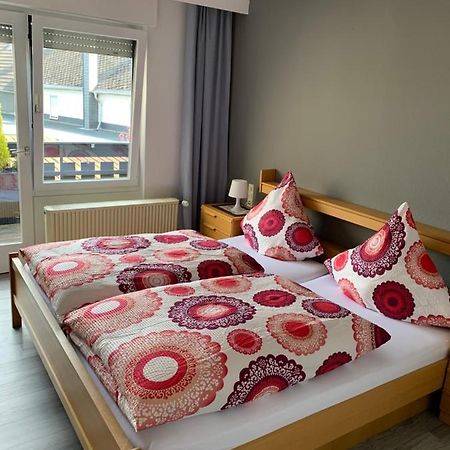 vina am ring Bed and Breakfast Mannebach  Exteriör bild