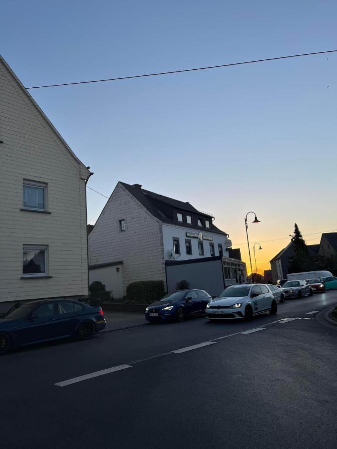 vina am ring Bed and Breakfast Mannebach  Exteriör bild