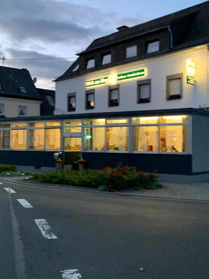 vina am ring Bed and Breakfast Mannebach  Exteriör bild