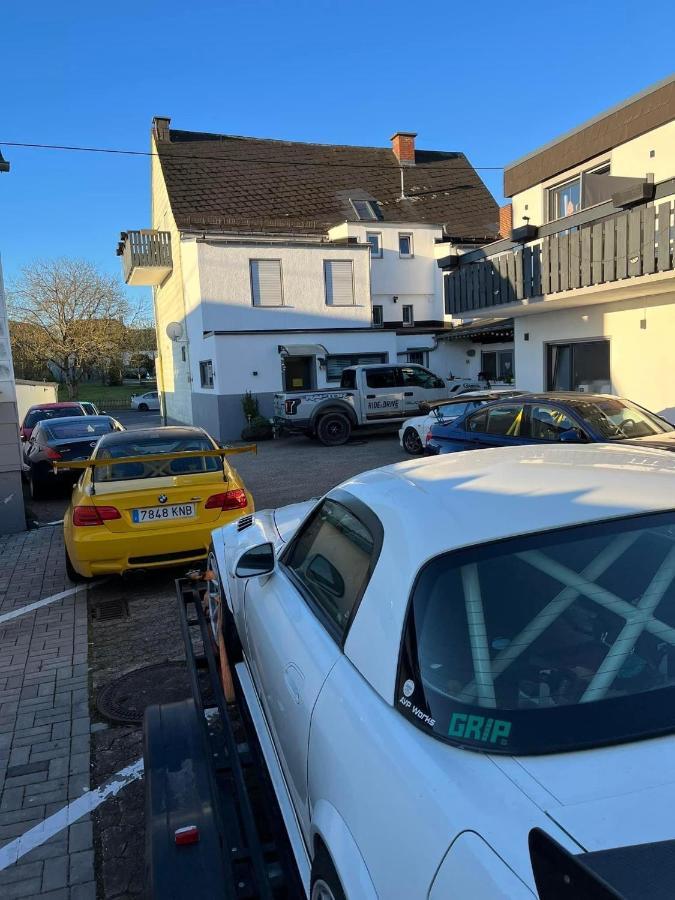 vina am ring Bed and Breakfast Mannebach  Exteriör bild