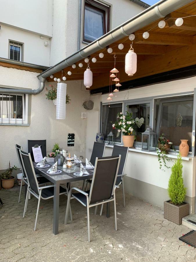 vina am ring Bed and Breakfast Mannebach  Exteriör bild