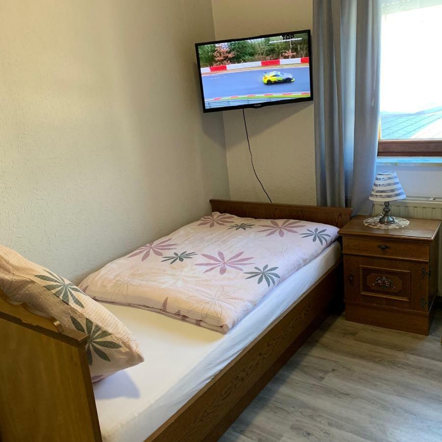 vina am ring Bed and Breakfast Mannebach  Exteriör bild